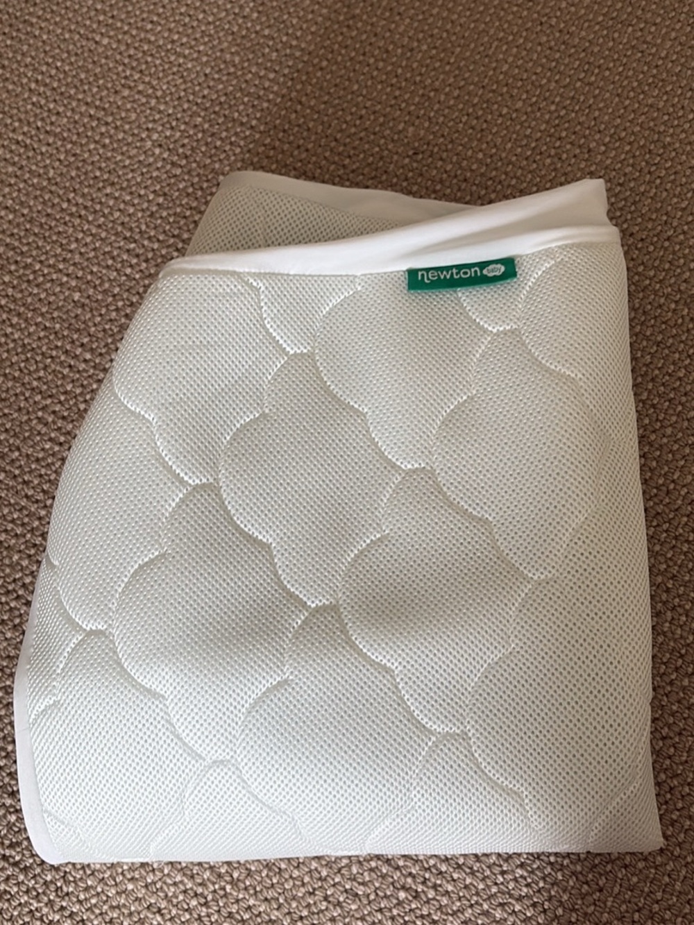 Newton White matress pad waterproof
